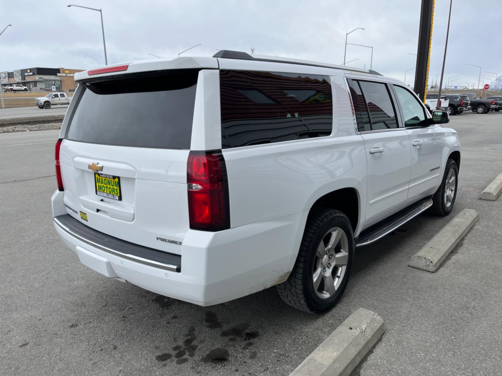 2020 WHITE /black leather CHEVROLET SUBURBAN PREMIER (1GNSKJKC4LR) with an 5.3L engine, Automatic transmission, located at 1960 Industrial Drive, Wasilla, 99654, (907) 274-2277, 61.573475, -149.400146 - Photo #4